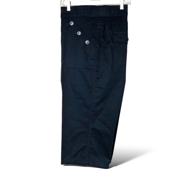 Penningtons Pants - Penningtons Cotton Slightly Curvy Fit Black Capri Pants with Pockets US Sz 22